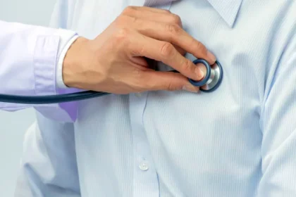 Médico no PR é condenado a prisão por cobrar pacientes por cirurgias feitas pelo SUS