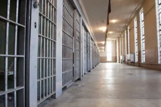 Adolescente é liberado e homem de 30 anos vira principal suspeito