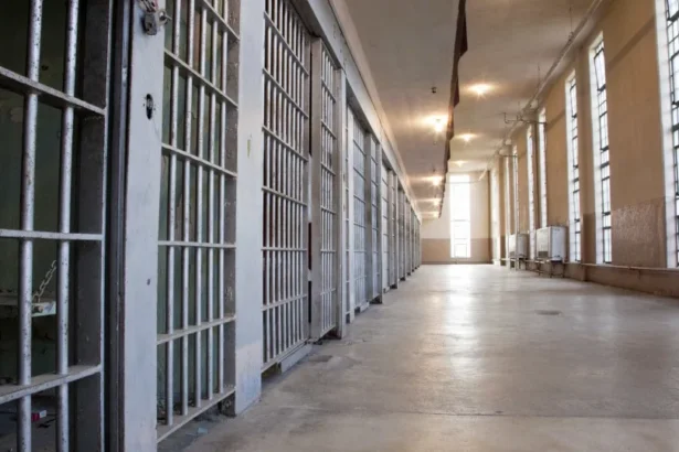 Adolescente é liberado e homem de 30 anos vira principal suspeito