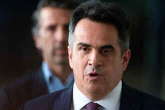 Ciro Nogueira encontrou Lula e ofereceu afastar PP de Flávio Bolsonaro por acordo no Piauí