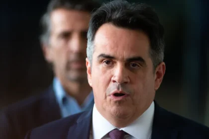 Ciro Nogueira encontrou Lula e ofereceu afastar PP de Flávio Bolsonaro por acordo no Piauí