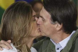 Bolsonaro manda carta de amor à Michelle: “Te amo para sempre”