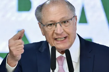 Alckmin elogia suspensão do pagamento de penduricalhos por Flávio Dino