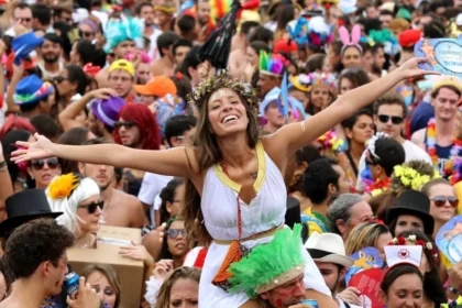Saiba como ajudar uma pessoa que passa mal em blocos e festas de Carnaval
