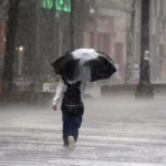 Inmet alerta para chuvas intensas em todo o Brasil, com volumes de até 100 mm nesta segunda