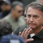 Bolsonaro depôs à PF na prisão por ter associado Lula a