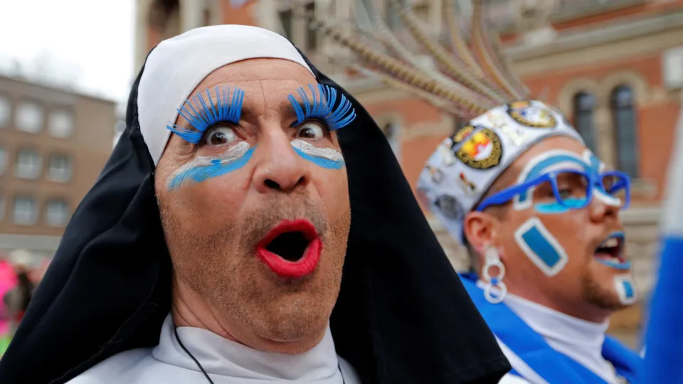 Fotos impressionantes do Carnaval fora do Brasil