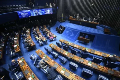 Senado aprova em comissão projeto que proíbe publicidade de apostas esportivas e jogos on-line