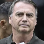 Bolsonaro completa 6 meses preso com briga por sobrevivência do clã e em negociação por domiciliar