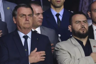 Aliado de Eduardo adota sobrenome Bolsonaro e defende candidato do PL contra Tarcísio em SP