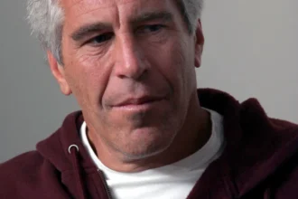 Epstein se aproximou de autoridades russas e tentou marcar reunião com Putin, diz Washington Post