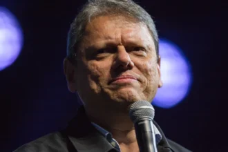 Governadores articulam renúncias, miram Senado e escolhem vices para sucessão