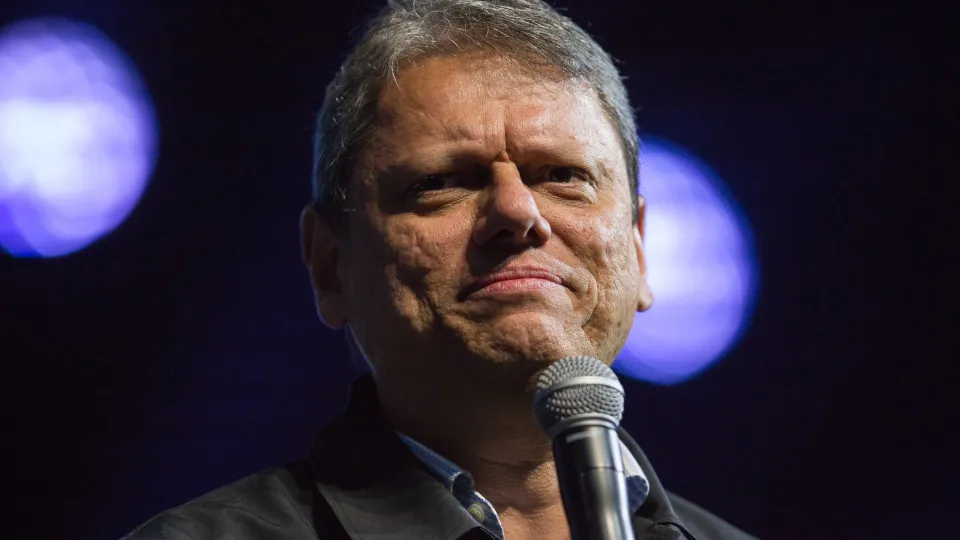 Governadores articulam renúncias, miram Senado e escolhem vices para sucessão