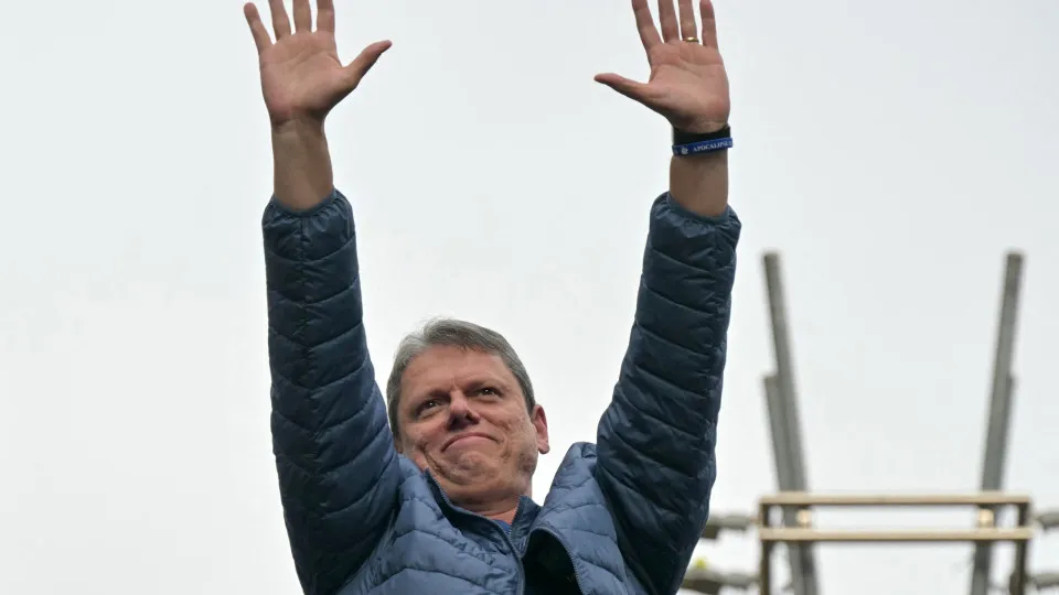 Tarcísio diz que Kassab tem opiniões próprias e que apoio a Bolsonaro não é submissão