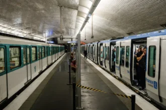 Metrô de SP funcionará ininterruptamente de sábado para domingo