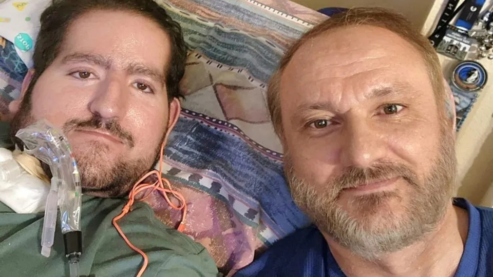 Homem com deficiência morre após pai ser detido pelo ICE nos EUA