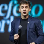 Nikolas Ferreira compartilha vídeo que atribui queda de raio em ato político à