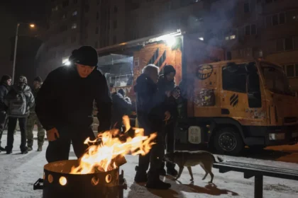 Rússia retoma ataques a Kiev após trégua atribuída a pedido dos EUA