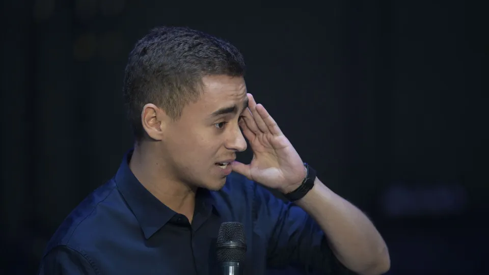 Caminhada de Nikolas tem proteção policial e assessora de plantão com pomada e Gatorade