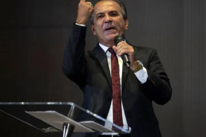 Malafaia e Paulo Figueiredo trocam farpas após pastor defender Tarcísio à Presidência