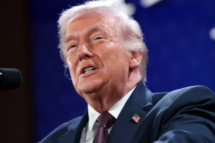 Enviado de Trump vai se encontrar com chanceler do Irã para discutir crise