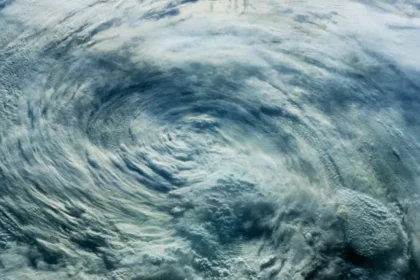 Inmet alerta para ocorrência de ciclone no Sudeste a partir de sexta