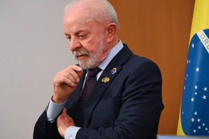 Lula critica Trump e diz que americano quer governar o mundo pelo Twitter