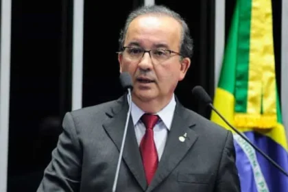 Gilmar Mendes dá 48 horas para SC explicar lei que proíbe cotas raciais em universidades