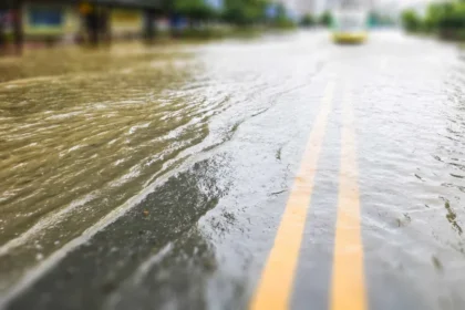 Idoso morre arrastado por enxurrada durante chuva em São Paulo