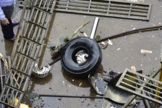 Queda de avião mata vice-ministro e outras quatro pessoas na Índia