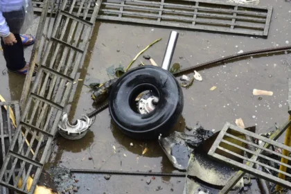 Queda de avião mata vice-ministro e outras quatro pessoas na Índia