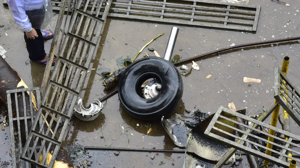 Queda de avião mata vice-ministro e outras quatro pessoas na Índia