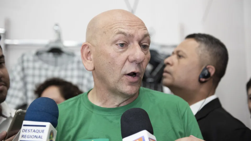 Luciano Hang processa Tuca Andrada por posts após incêndio em loja da Havan