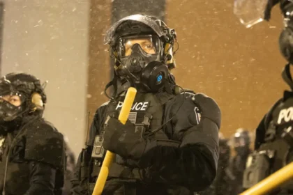 Prefeito de Minneapolis anuncia saída de agentes do ICE da cidade