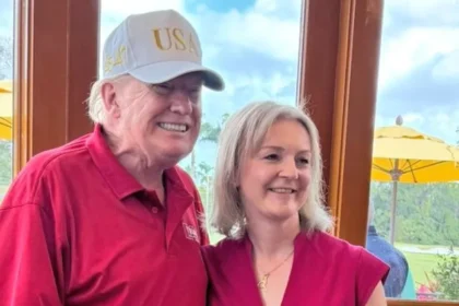 Ex-primeira-ministra britânica se encontra com Trump: