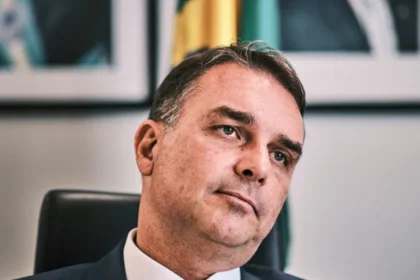 Candidatura de Flávio Bolsonaro embaralha união de governadores da direita para 2026