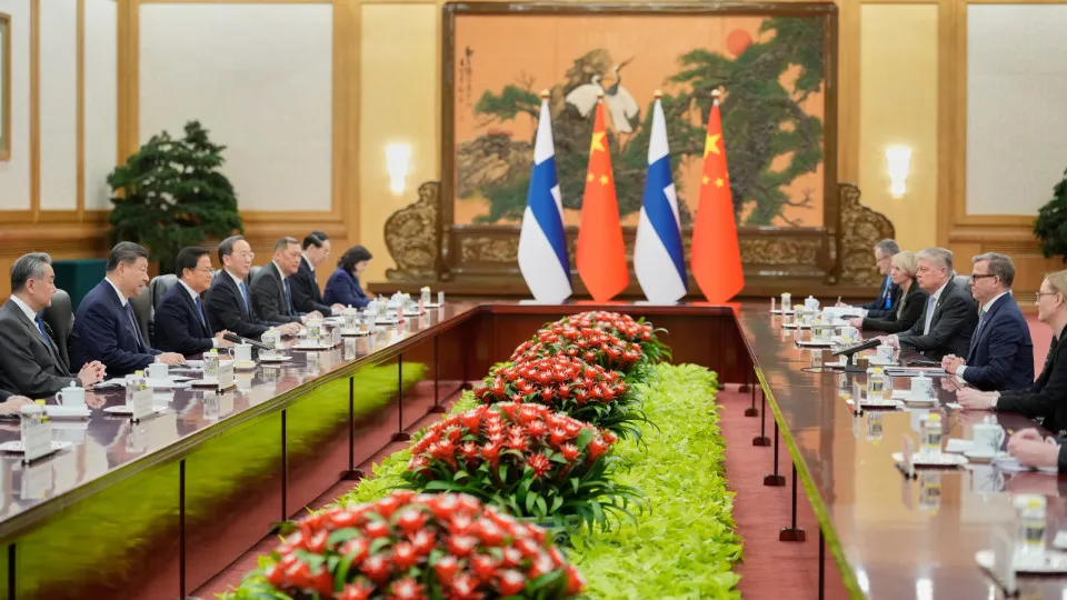 Xi Jinping reafirma apoio à ONU e critica iniciativa rival dos EUA