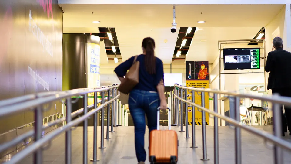 Entenda o que é downgrade em voos e quais os direitos dos passageiros