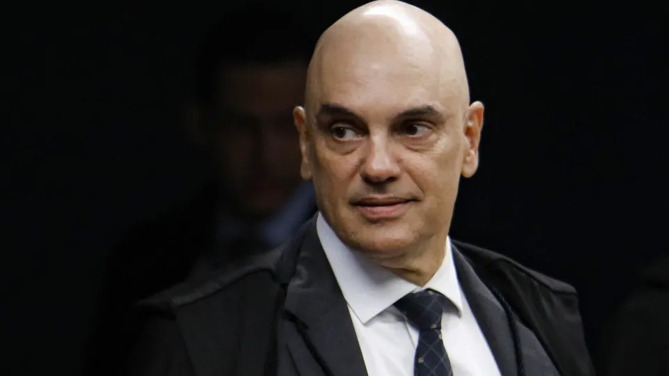 Moraes autoriza Derrite a visitar Bolsonaro no dia 25 na Papudinha