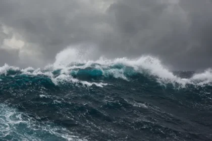 Com sete desaparecidos, buscas por naufrágio em Manaus chegam ao quarto dia