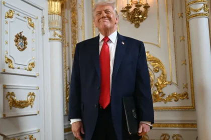 Trump não vai ao Super Bowl e critica Bad Bunny e Green Day: