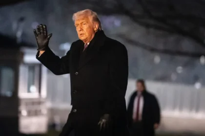 EUA terão soberania de terrenos da base militar na Groenlândia, diz Trump