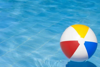 Adolescente de 14 anos morre após levar choque elétrico em piscina no PR