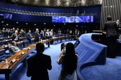 Congresso libera pagamento retroativo de benefícios a servidores em ano eleitoral