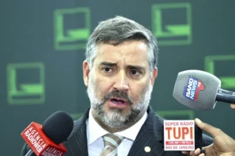 Políticos da esquerda brasileira condenam ataque dos EUA à Venezuela
