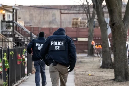 ICE acumula poder sob Trump e aumenta ações truculentas contra migrantes