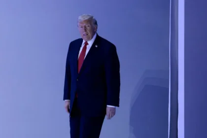 Trump suspende tarifas contra Europa e diz que acordo com Groenlândia está encaminhado