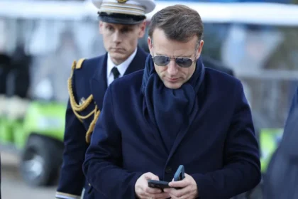 Trump expõe mensagens privadas de Macron e Rutte sobre a Groenlândia