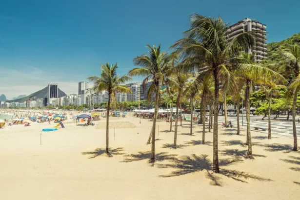 RJ tem mais de mil resgates em praias durante Carnaval