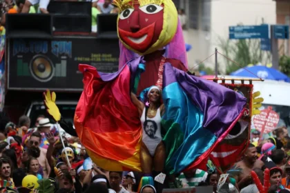Blocos fazem ensaios e cortejos não-oficiais por ruas do Rio neste final de semana